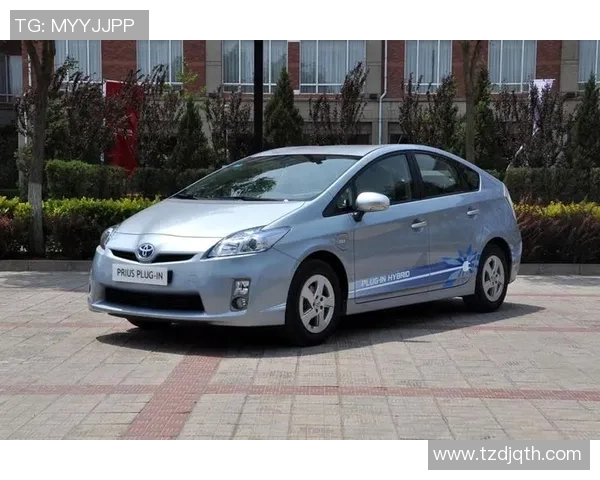 足球明星驾驶丰田普锐斯展现环保理念与运动精神的完美结合 足球明星驾驶丰田普锐斯展现环保理念与运动精神的完美结合