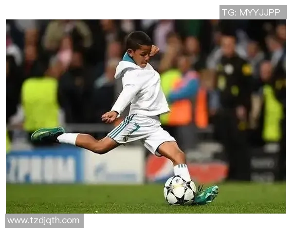 身高155厘米的足球明星如何在绿茵场上创造传奇与辉煌 身高155厘米的足球明星如何在绿茵场上创造传奇与辉煌