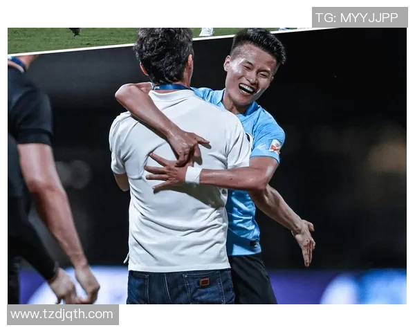 黄强专访:从青涩少年到网球高手的成长之路回顾 黄强专访:从青涩少年到网球高手的成长之路回顾