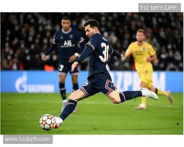 足球明星璀璨瞬间集锦展现球场传奇与激情时刻的完美融合 足球明星璀璨瞬间集锦展现球场传奇与激情时刻的完美融合